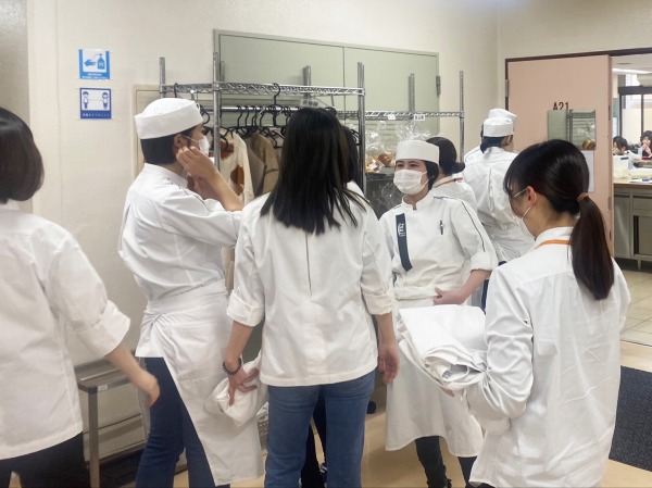 【初回限定】 辻製菓専門学校 白衣セット エプロン・三角巾